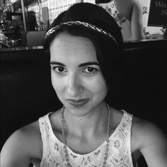 Meet your Posher, Alexandra - Picture 3 of 5